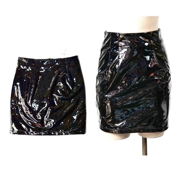 NWT Elia-Cher Wet Look Mini Skirt BLACK Size 8-10 - Picture 4 of 6